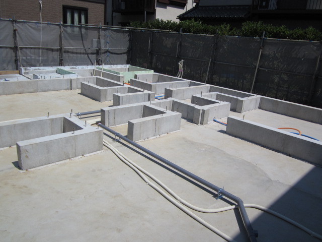 家づくりの流れ｜施工｜基礎工事｜画像01